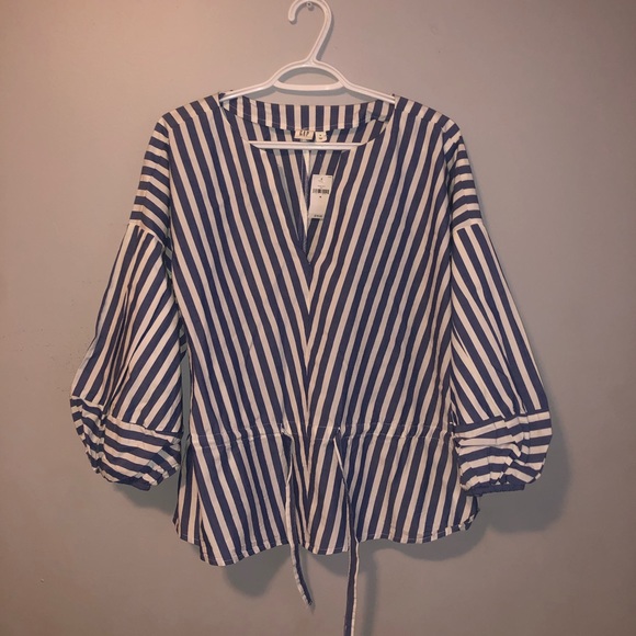 NWT - GAP women’s wide-sleeve top - Picture 3 of 8